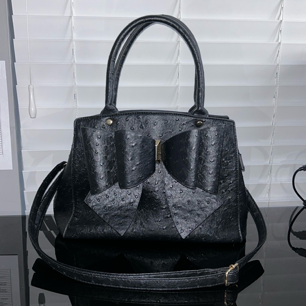 Classic Bowtie Satchel Textured Black